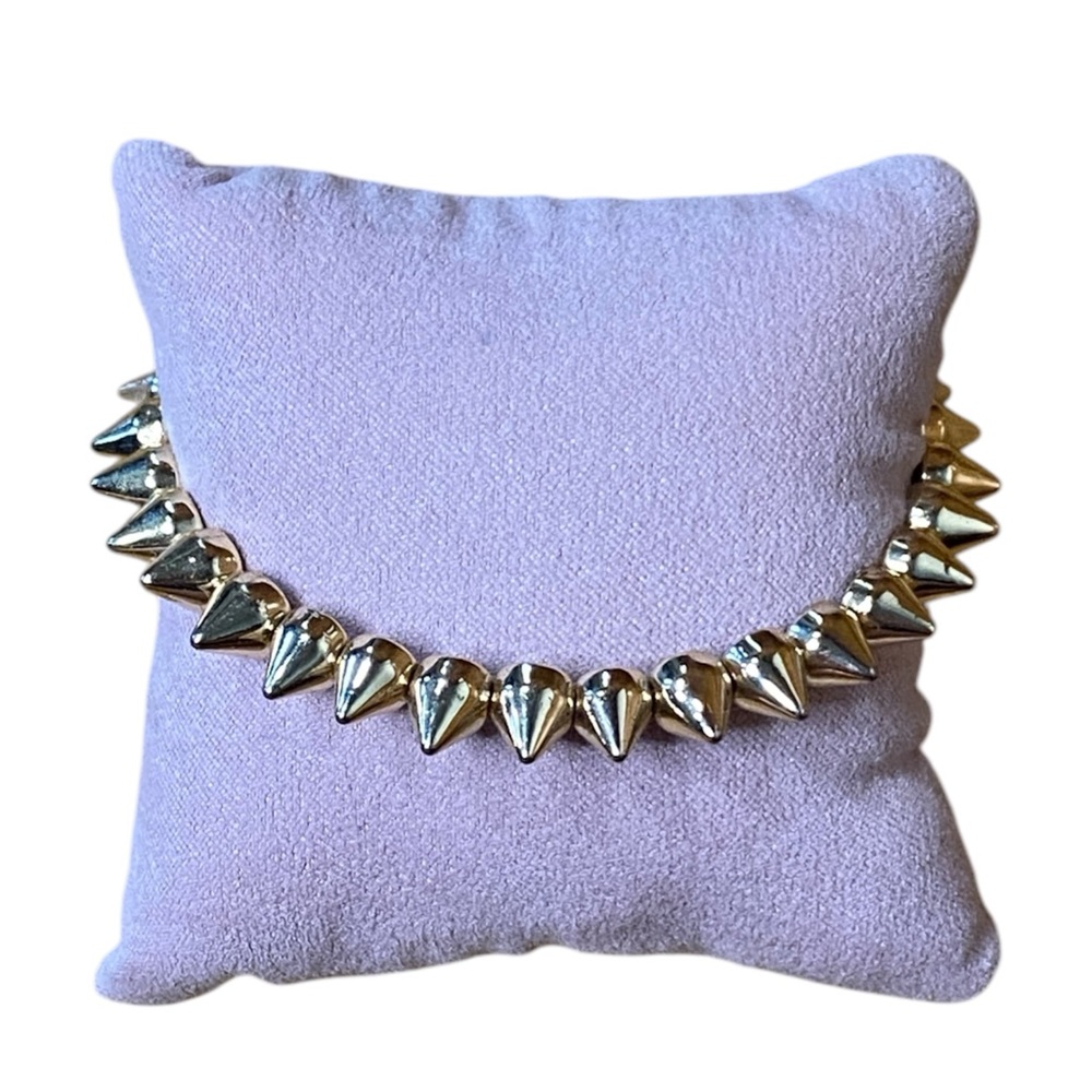 ✨VINTAGE LUX✨ Tai Gold Spike Cuff